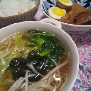 ラーメンの具にも☆小松菜のニンニク炒め